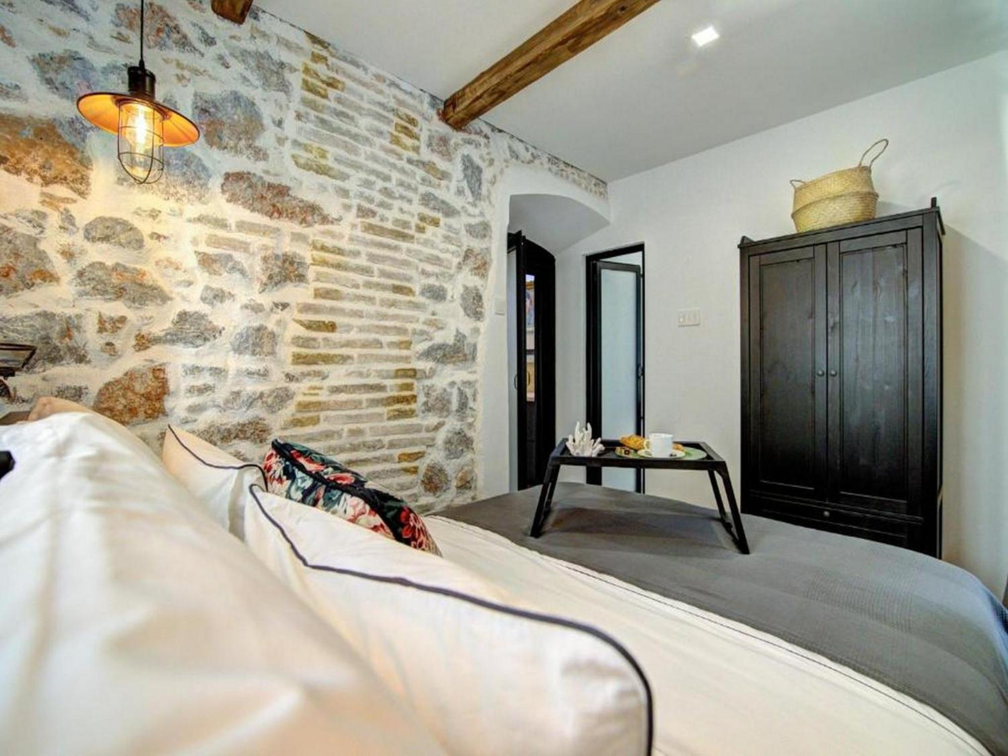 Hotel History House Moja Ti 1830 In Old Town Senj Senj  Zimmer foto